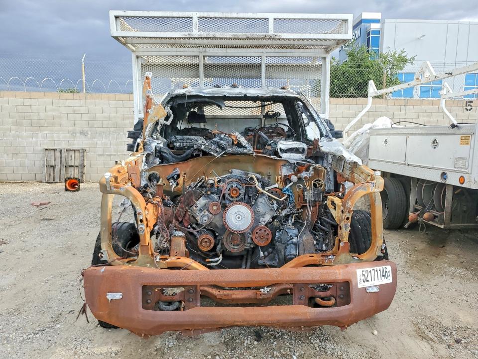 2019 Ford F-550 VIN 1FDUF5GY3KEG13594 COPART salvage auction — BURN, Az - Cert Of Title - Salvage, sold $650 on 2026-07-08 (photo 5)
