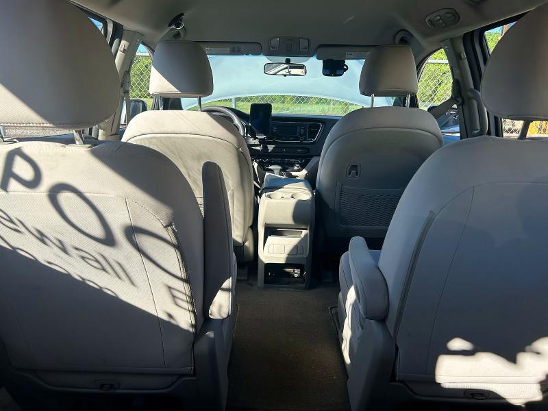 2017 Kia SEDONA VIN KNDMA5C1XH6264741 COPART salvage auction — NORMAL WEAR, MA - CERTIFICATE OF TITLE (P), sold $800 on 2026-07-02 (photo 9)