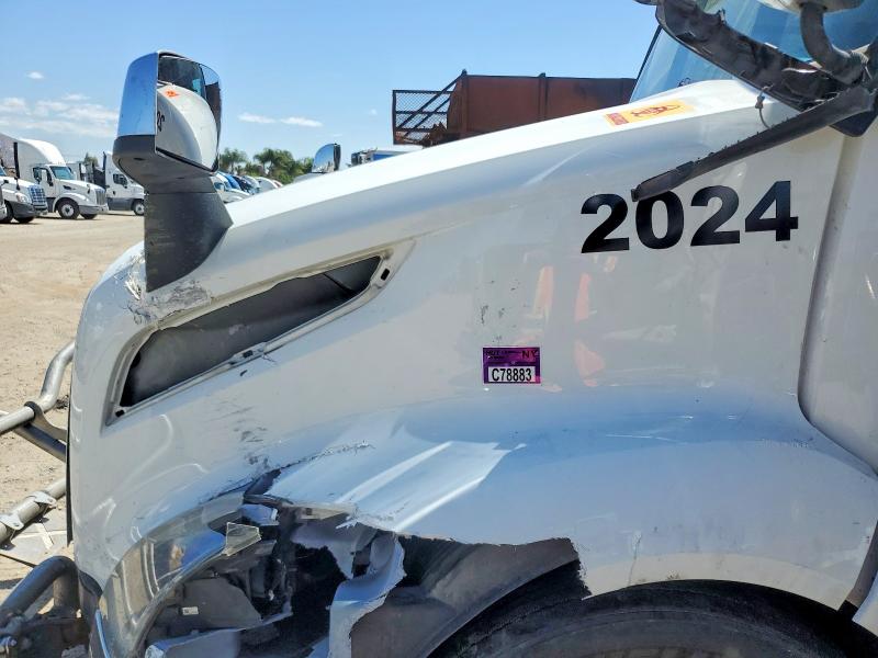 2024 Volvo Vn VIN 4V4NC9EJXRN624587 COPART salvage auction — ALL OVER, Ca - Salvage Certificate, sold $23,000 on 2026-09-10 (photo 7)