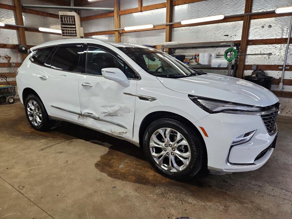2023 Buick . VIN 5GAEVBKW1PJ159734 COPART salvage auction — SIDE, Mo - Salvage Certificate Of Title, sold $15,700 on 2026-07-13 (photo 4)