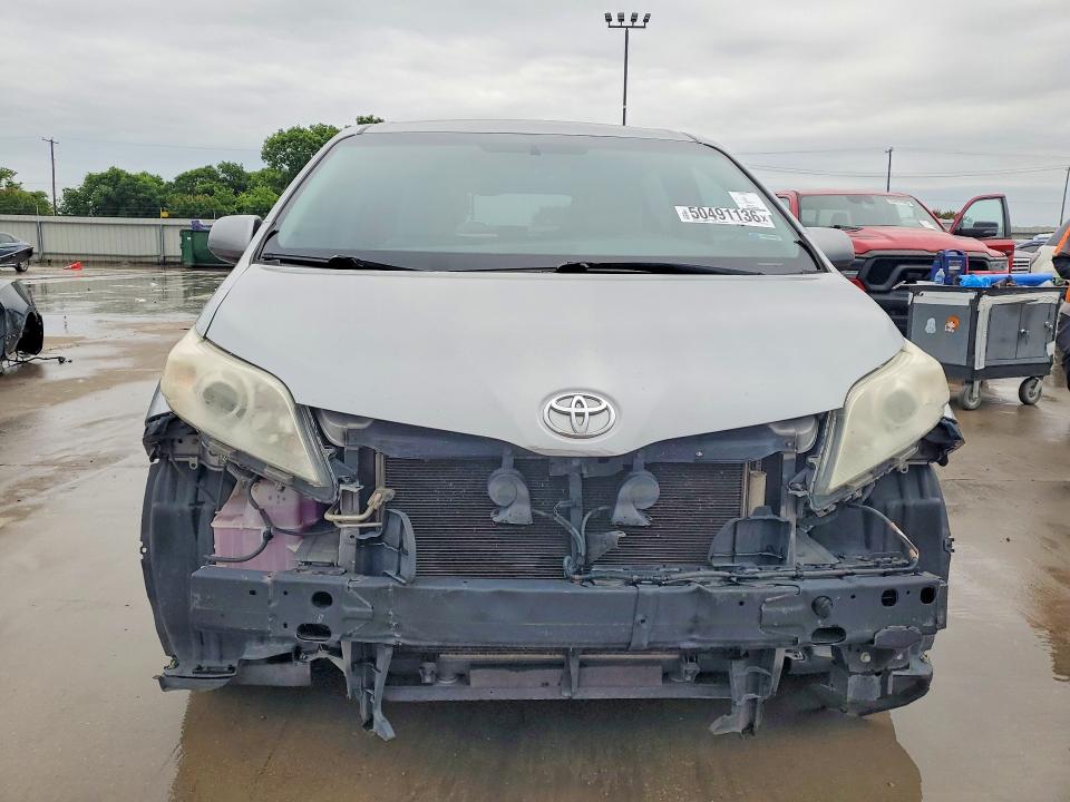 2016 Toyota Sienna VIN 5TDKK3DC8GS702731 COPART salvage auction — FRONT END, Tx - Salvage Vehicle Title, sold $2,150 on 2026-07-06 (photo 5)