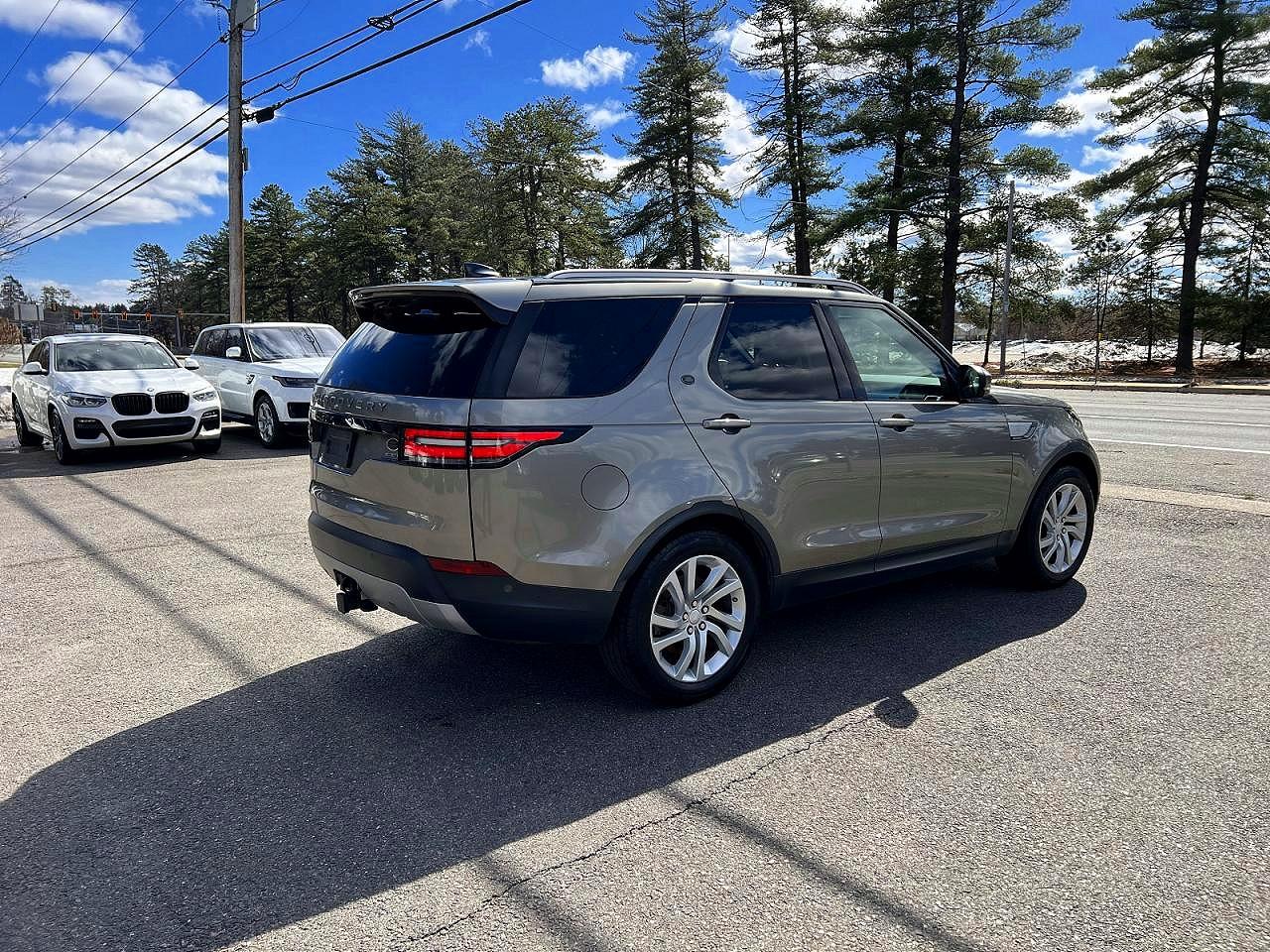2017 Land Rover Discovery VIN SALRRBBK0HA038494 COPART salvage auction — Minor Dent/Scratches, VA - CERTIFICATE OF TITLE (P), sold $5,900 on 2026-06-19 (photo 4)