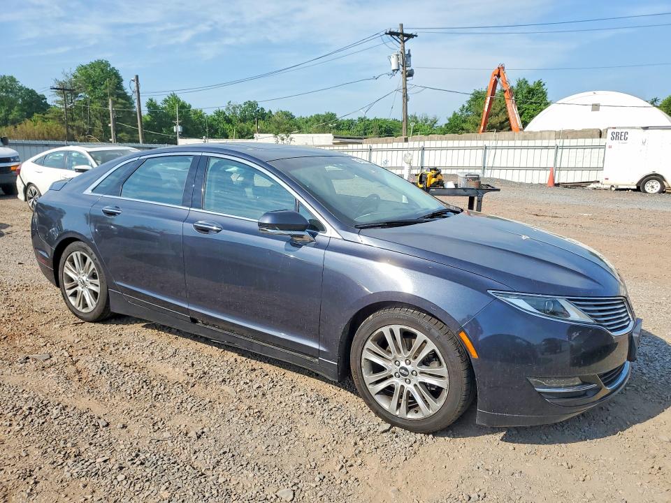 2014 Lincoln Mkz VIN 3LN6L2J90ER817773 COPART salvage auction — REAR END, Nj - Certificate Of Title, sold $375 on 2026-07-02 (photo 4)