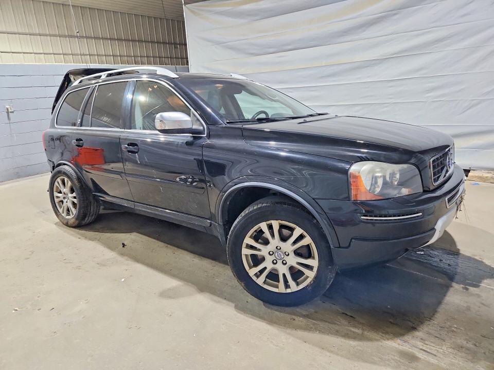 2014 Volvo Xc90 VIN YV4952CZ9E1690862 COPART salvage auction — REAR END, Nh - Cert Of Title-Salvage, sold $350 on 2026-08-04 (photo 4)