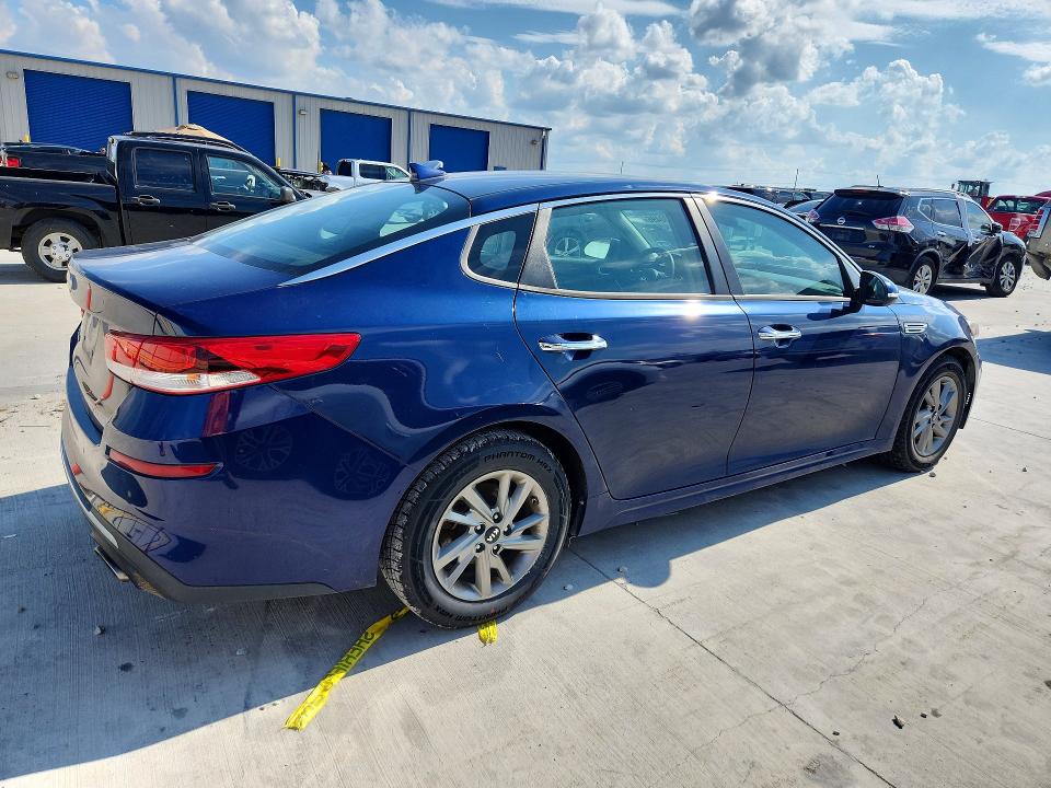 2019 Kia Optima VIN 5XXGT4L30KG348482 COPART salvage auction — SIDE, Tx - Salvage Vehicle Title, sold $1,350 on 2026-07-07 (photo 3)