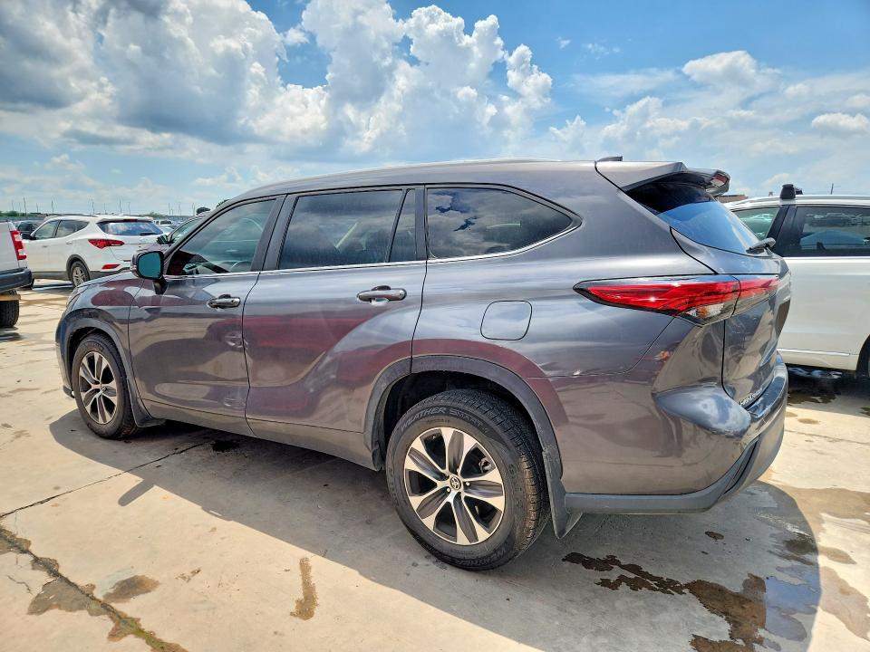 2023 Toyota Highlander VIN 5TDKDRAHXPS001993 COPART salvage auction — UNDERCARRIAGE, Tx - Salvage Vehicle Title, sold $2,100 on 2026-07-27 (photo 2)