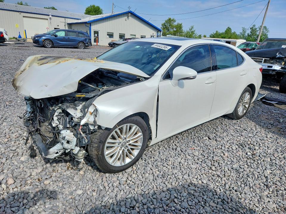 2013 Lexus VIN JTHBK1GG1D2061782 COPART salvage auction — FRONT END, Il - Salvage Certificate, sold $1,100 on 2026-07-13 (photo 1)