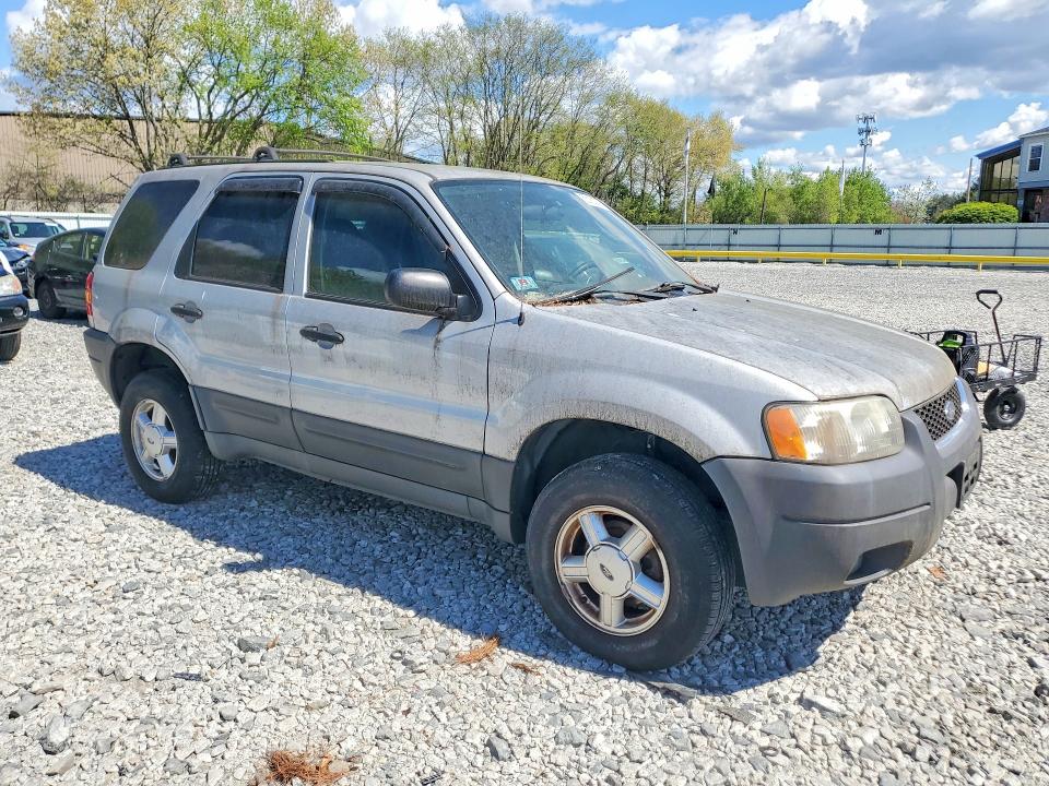 2003 Ford Escape VIN 1FMYU03143KE22028 COPART salvage auction — MINOR DENT/SCRATCHES, MA - CERT OF TITLE-RECONSTRCTD COLL, sold $425 on 2026-07-02 (photo 4)