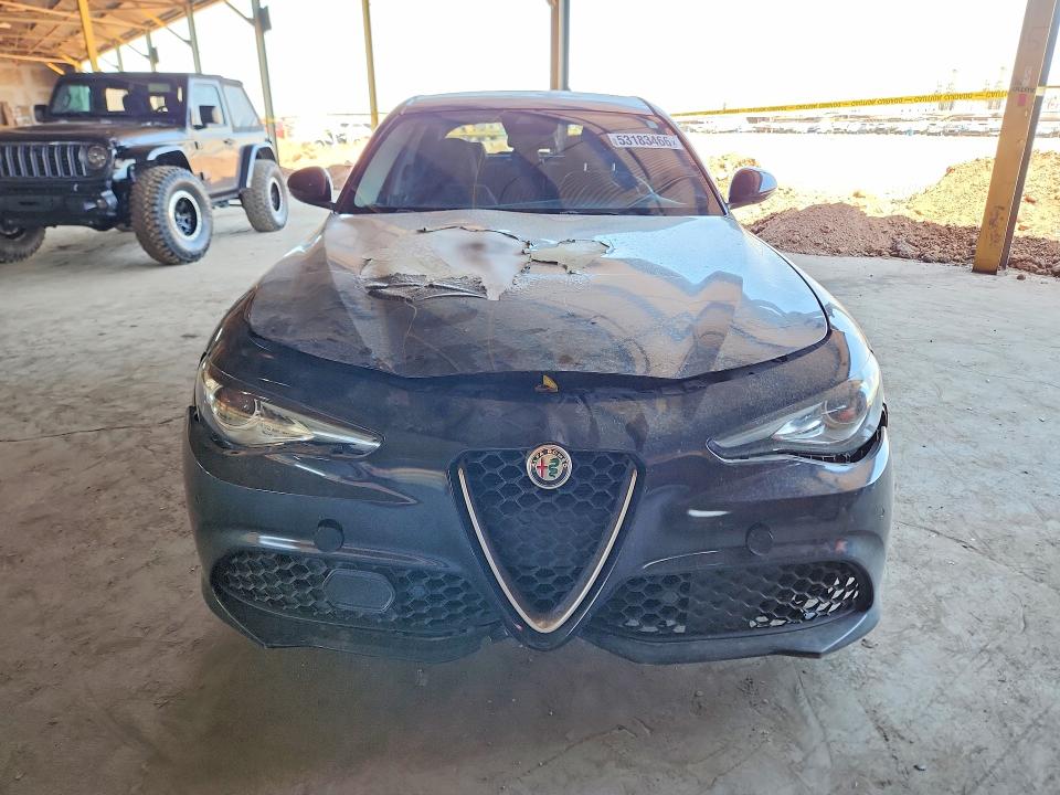 2019 Alfa romeo Giulia VIN ZARFAMBN2K7600882 COPART salvage auction — ENGINE BURN, Az - Cert Of Title- Non Repair, sold $3,550 on 2026-07-08 (photo 5)