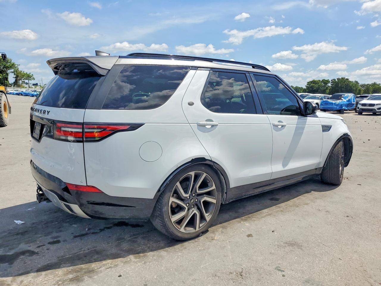 2017 Land Rover Discovery VIN SALRHBBVXHA037088 COPART salvage auction — Minor Dent/Scratches, FL - CERTIFICATE OF TITLE, sold $5,300 on 2026-07-03 (photo 3)
