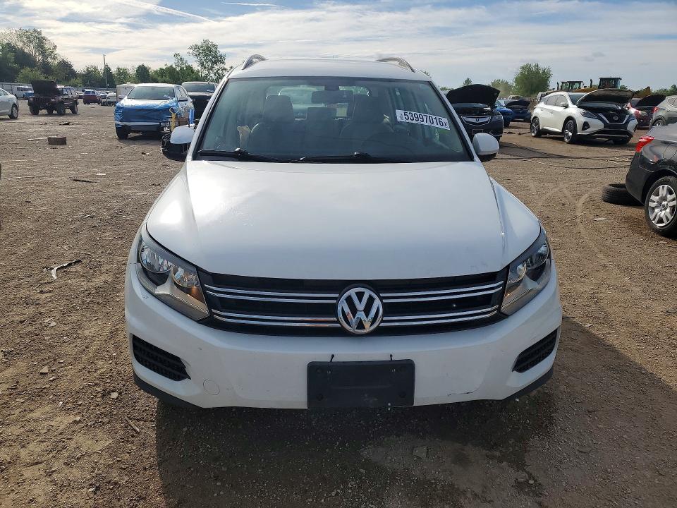 2016 Volkswagen Tiguan VIN WVGBV7AX2GW611858 COPART salvage auction — SIDE, Il - Salvage Certificate, sold $2,600 on 2026-07-07 (photo 5)