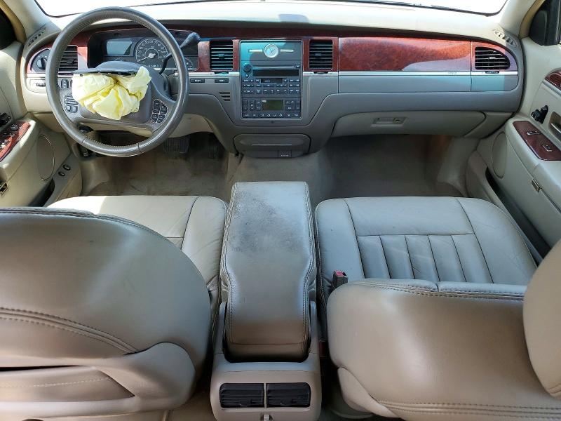 2003 Lincoln TOWN CAR VIN 1LNHM81WX3Y653722 COPART salvage auction — REAR END, Il - Salvage Certificate, sold $300 on 2026-07-10 (photo 8)