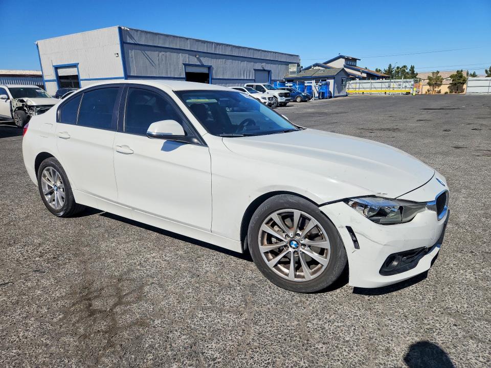 2017 BMW VIN WBA8E1G30HNU15812 COPART salvage auction — FRONT END, Nv - Salvage Title, sold $1,200 on 2026-08-10 (photo 4)