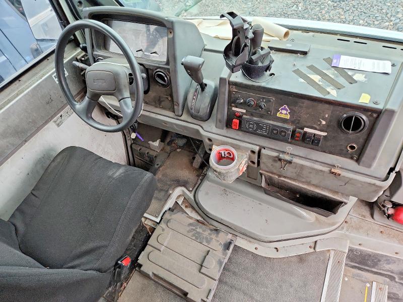 2013 Isuzu Npr VIN JALB4T179D7W01204 COPART salvage auction — NORMAL WEAR, MO - CERTIFICATE OF TITLE, sold $10 on 2026-07-09 (photo 8)