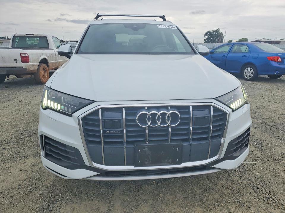 2020 Audi Q7 VIN WA1VXAF72LD009401 COPART salvage auction — NORMAL WEAR, Mt - Dis/Dlr/Exp Only Clean Title, sold $12,700 on 2026-07-09 (photo 5)