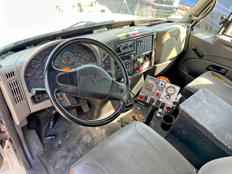 2011 International 4000 series VIN 1HTMKAAR3BH319642 COPART salvage auction — MINOR DENT/SCRATCHES, Tn - Certificate Of Title (P), sold $15,000 on 2026-07-29 (photo 6)