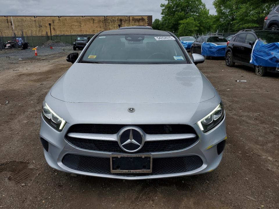 2020 Mercedes-benz A-class VIN W1K3G4FB2LJ203551 COPART salvage auction — SIDE, Md - Cert Of Salvage > 75% Damage, sold $8,300 on 2026-07-07 (photo 5)