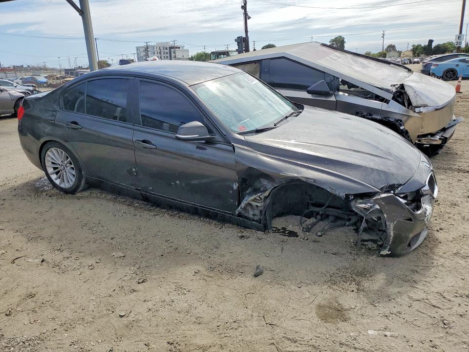 2016 BMW 3er VIN WBA8A9C57GK616964 COPART salvage auction — FRONT END, Ca - Dlr/Dis/Exp Only Salvage Title, sold $650 on 2026-07-06 (photo 4)