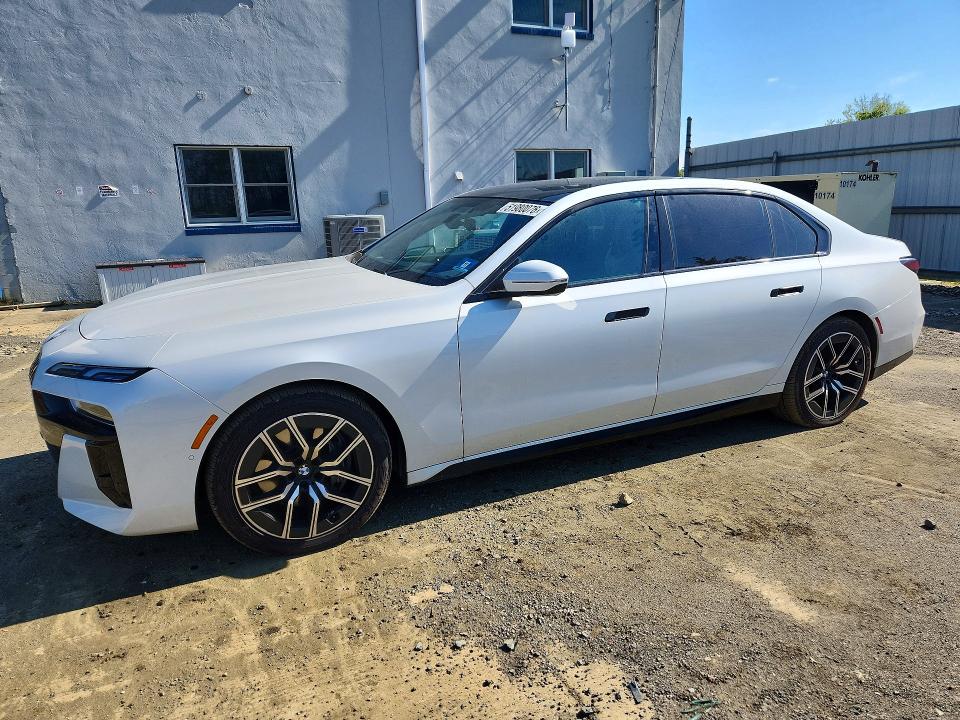 2023 BMW 7 series VIN WBA23EH07PCM48632 — COPART salvage auction photo
