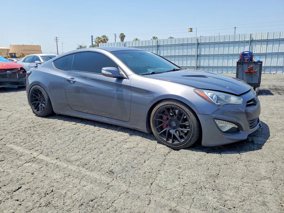 2015 Hyundai Genesis VIN KMHHU6KJ6FU126246 COPART salvage auction — MINOR DENT/SCRATCHES, Ca - Salvage Certificate, sold $2,400 on 2026-07-09 (photo 4)