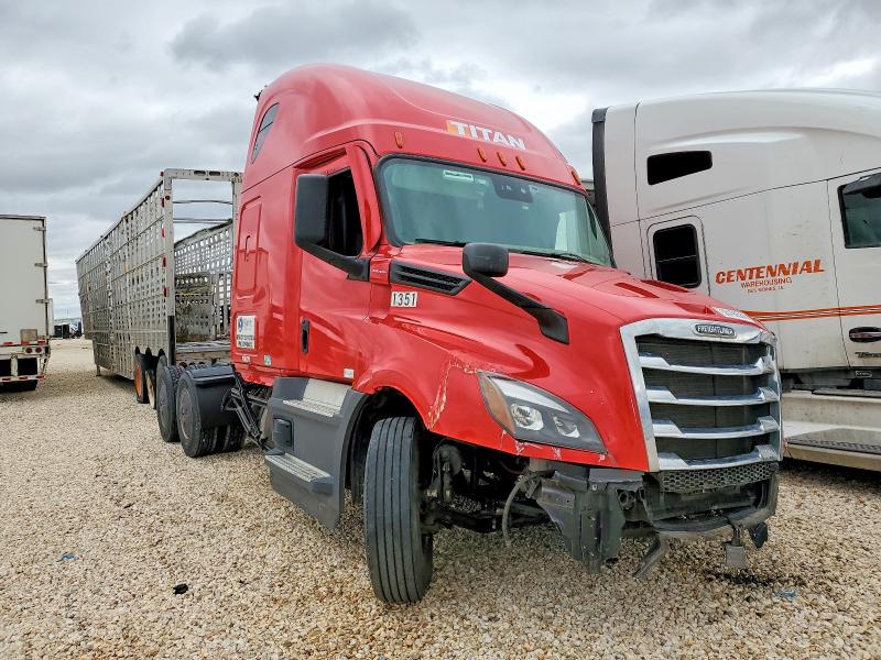 2022 Freightliner Cascadia 126 VIN 1FUJHHDR0NLMX2721 — COPART salvage auction photo