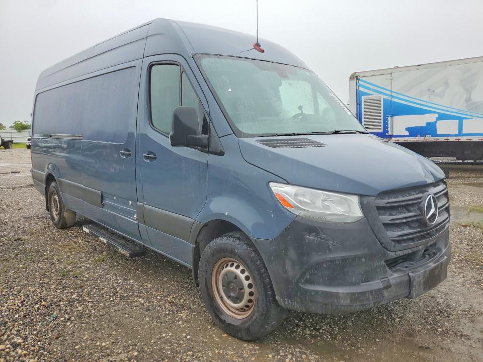2019 Mercedes-benz Sprinter VIN WD4PF1CD0KP142074 COPART salvage auction — FRONT END, Tx - Certificate Of Title, sold $11,900 on 2026-07-29 (photo 4)