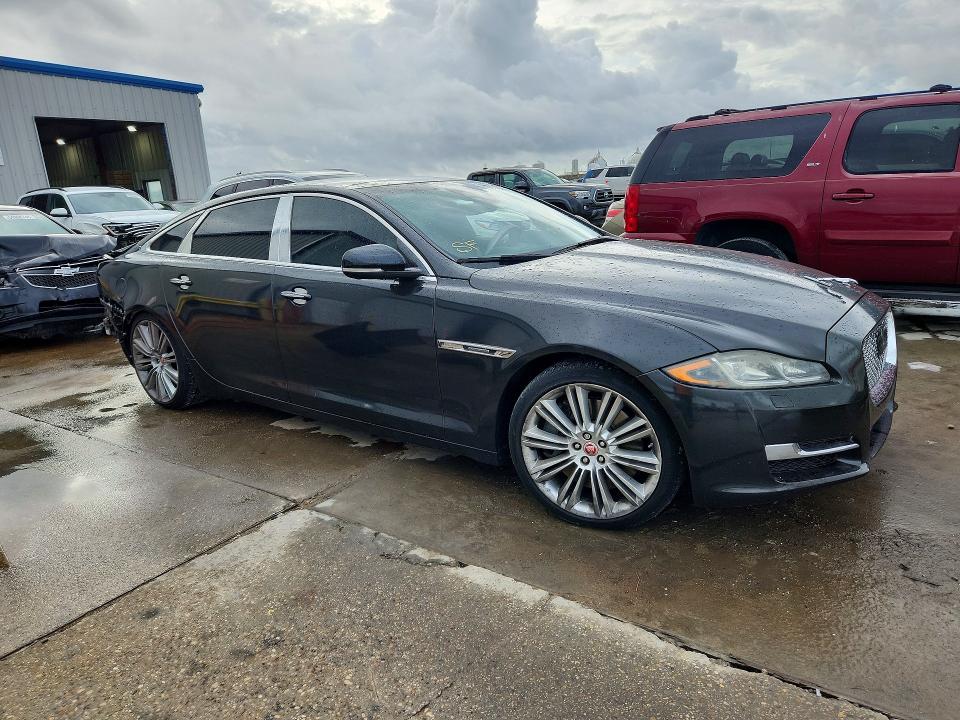 2018 Jaguar Xj VIN SAJWA2GE4JMW15733 COPART salvage auction — REAR END, La - Cert Of Title-Salvage, sold $8,600 on 2026-07-29 (photo 4)