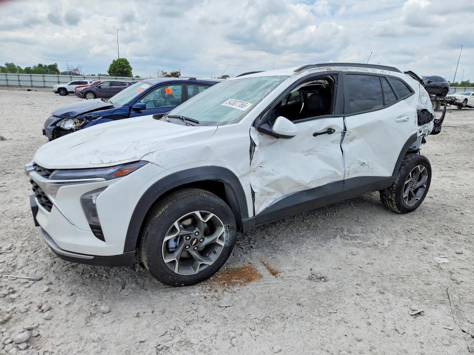 2025 Chevrolet Trax VIN KL77LHEP8SC057586 COPART salvage auction — ROLLOVER, Wv - Salvage Certificate, sold $2,400 on 2026-07-27 (photo 1)