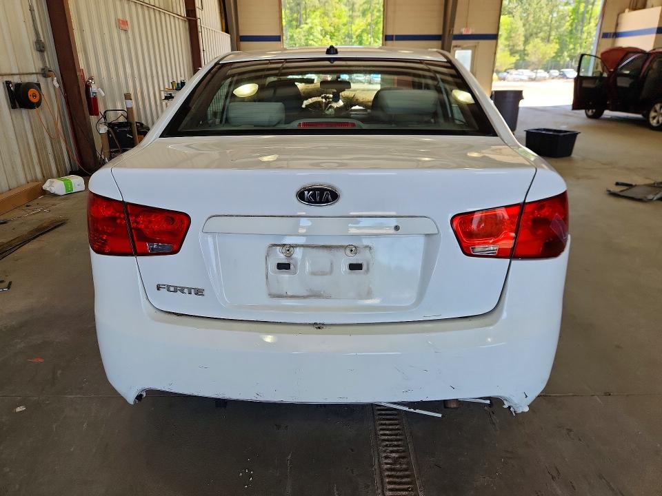 2012 Kia Forte VIN KNAFT4A28C5486215 COPART salvage auction — Burn Engine, Va - Cert Of Title - Salvage, sold $325 on 2026-07-10 (photo 6)
