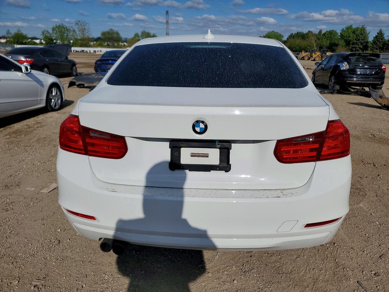 2013 BMW 3 Series VIN WBA3B5G57DNS02412 COPART salvage auction — Front End, IL - SALVAGE CERTIFICATE, sold $625 on 2026-07-02 (photo 6)