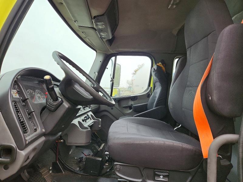 2018 Freightliner M2 106 VIN 1FVACWFC7JHJR9247 COPART salvage auction — MINOR DENT/SCRATCHES, OH - CERTIFICATE OF TITLE, sold $8,900 on 2026-07-18 (photo 7)