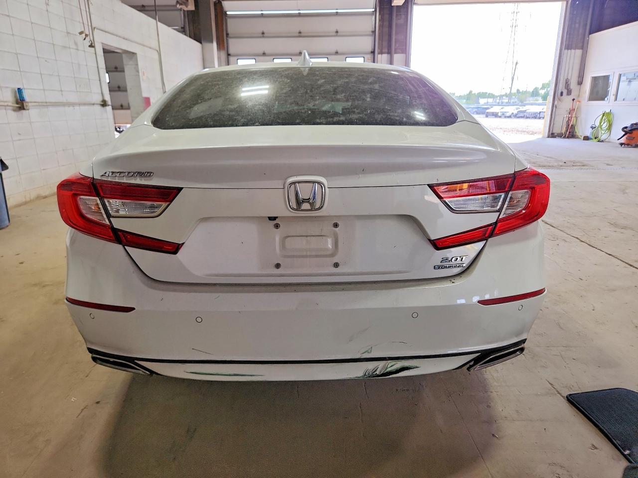 2018 Honda Accord VIN 1HGCV2F91JA015989 COPART salvage auction — Side, MN - CERT OF TITLE-SALVAGE, sold $6,100 on 2026-07-09 (photo 6)
