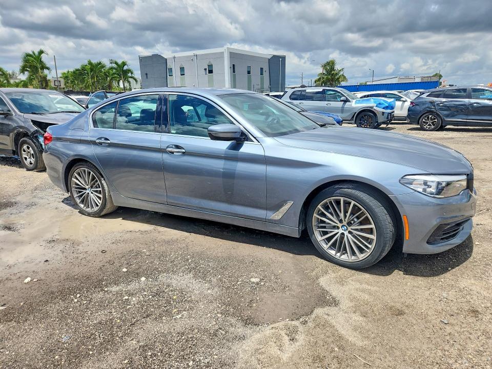 2018 BMW 5er VIN WBAJE5C53JWA93217 COPART salvage auction — WATER/FLOOD, Fl - Cert Of Title-Slvg Rebld Flood, sold $5,600 on 2026-07-10 (photo 4)