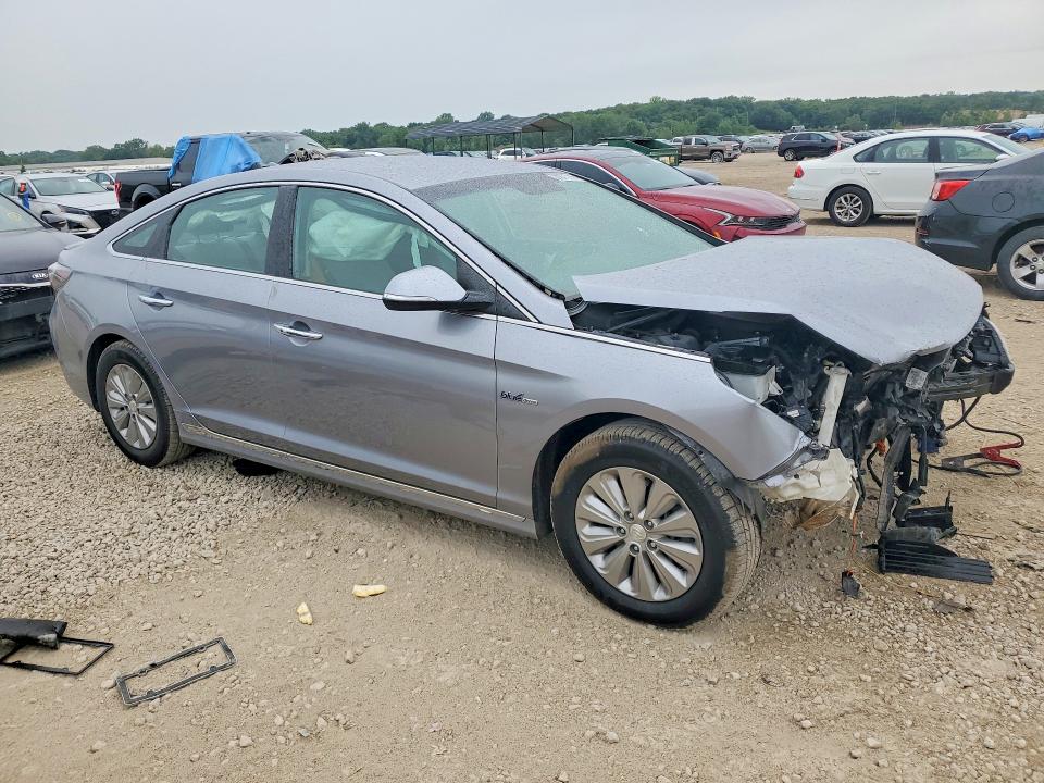 2016 Hyundai Sonata VIN KMHE24L13GA032971 COPART salvage auction — FRONT END, Mo - Salvage Certificate Of Title, sold $500 on 2026-07-14 (photo 4)