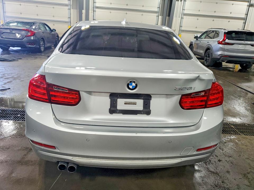 2013 BMW 3er VIN WBA3A5G58DNP20550 COPART salvage auction — FRONT END, Mn - Cert Of Title-Prior Salvage, sold $900 on 2026-07-09 (photo 6)