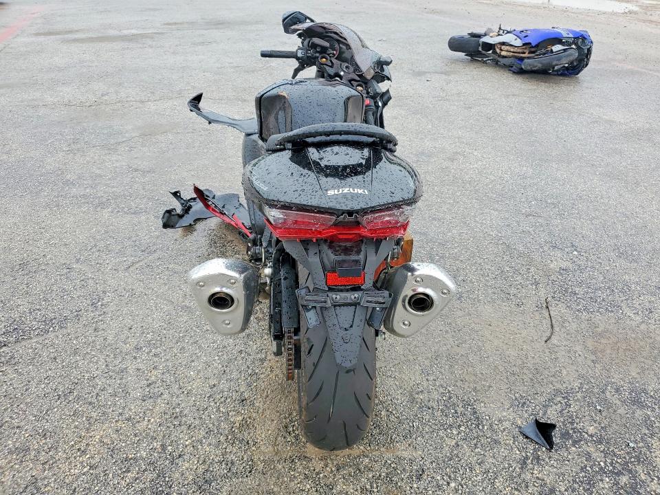 2026 Suzuki Gsx1300 rr VIN JS1EJ11B0T7100095 COPART salvage auction — ALL OVER, Tx - Salvage Vehicle Title, sold $4,050 on 2026-07-02 (photo 4)