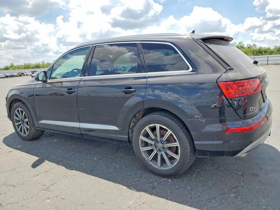 2017 Audi Q7 VIN WA1LAAF75HD013409 COPART salvage auction — MINOR DENT/SCRATCHES, Ca - Dis/Dlr/Exp Only Clean Title, sold $6,500 on 2026-07-29 (photo 2)