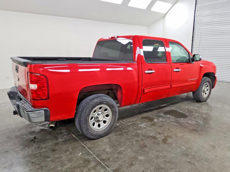2010 Chevrolet Silverado 1500 VIN 3GCRCREA7AG227333 COPART salvage auction — MINOR DENT/SCRATCHES, TX - CERTIFICATE OF TITLE, sold $2,850 on 2026-07-09 (photo 3)