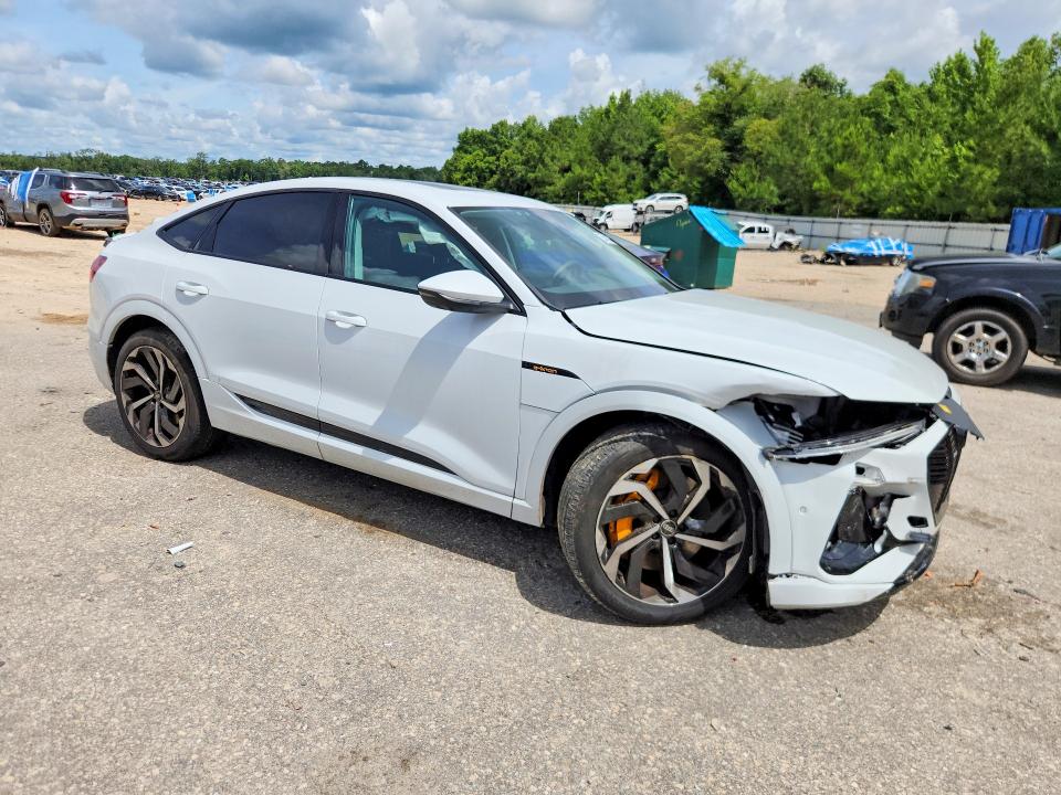 2022 Audi E-tron VIN WA12ABGE4NB009387 COPART salvage auction — FRONT END, Fl - Cert Of Title Slvg Rebuildable, sold $10,900 on 2026-07-24 (photo 4)