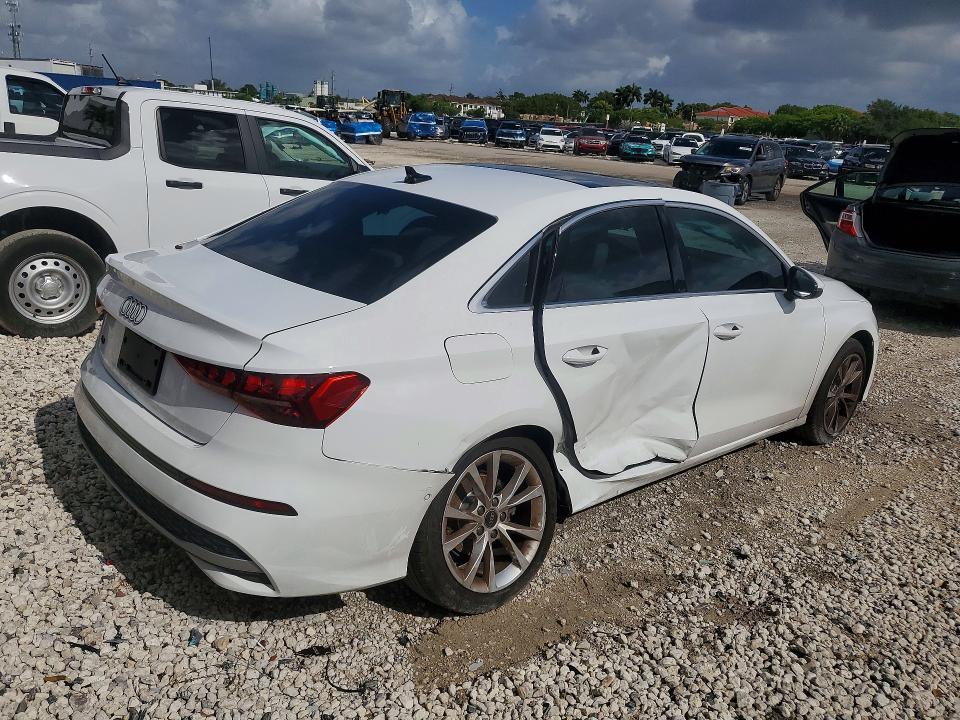 2025 Audi A3 VIN WAUGUDGY3SA039682 COPART salvage auction — SIDE, Fl - Cert Of Title Slvg Rebuildable, sold $15 on 2026-07-24 (photo 3)