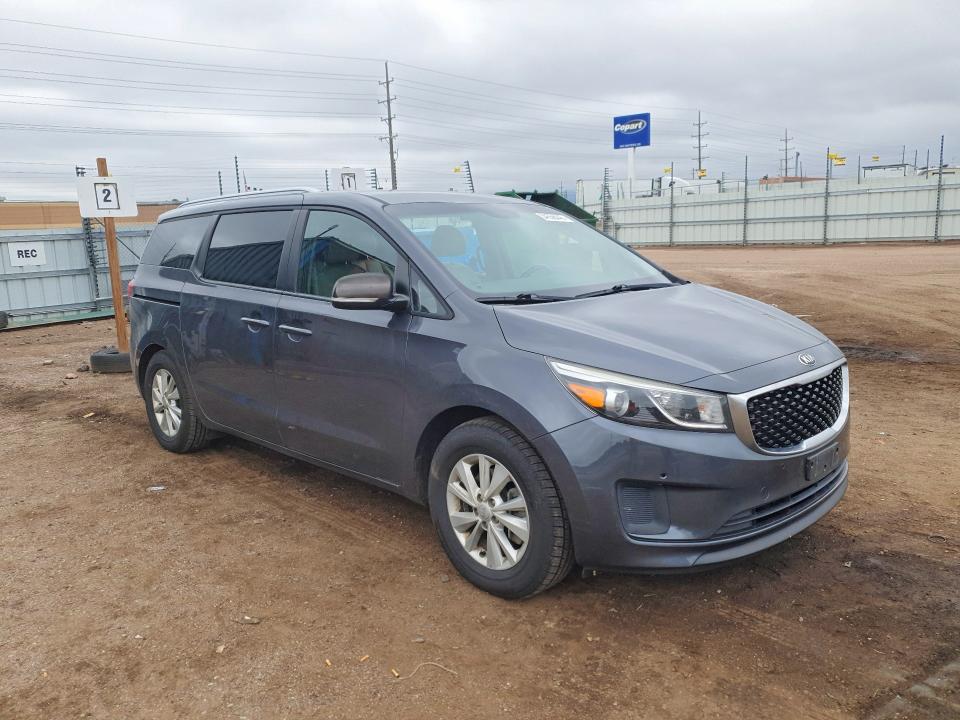 2017 Kia SEDONA VIN KNDMB5C15H6333039 COPART salvage auction — HAIL, Salvage Title, sold $275 on 2026-07-27 (photo 4)