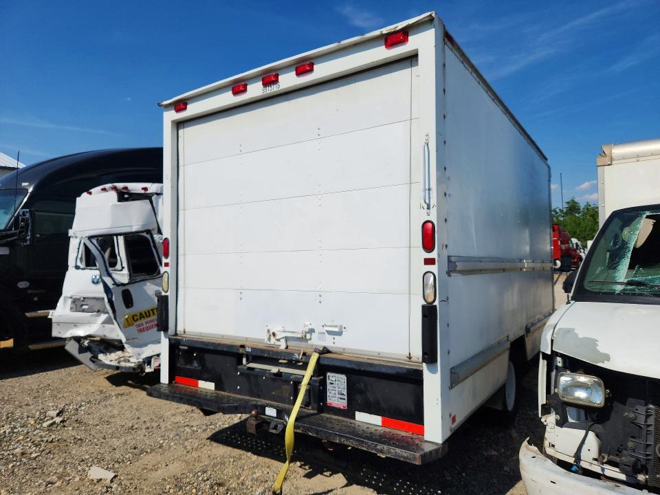 2001 Gmc Savana VIN 1GDHG31R911900495 COPART salvage auction — MECHANICAL, NJ - CERTIFICATE OF TITLE, sold $1,000 on 2026-08-31 (photo 3)