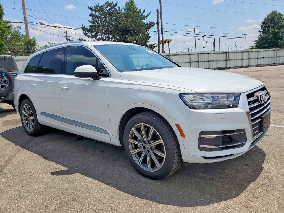 2019 Audi Q7 VIN WA1LAAF70KD023577 COPART salvage auction — MINOR DENT/SCRATCHES, Va - Certificate Of Title, sold $11,600 on 2026-07-08 (photo 4)