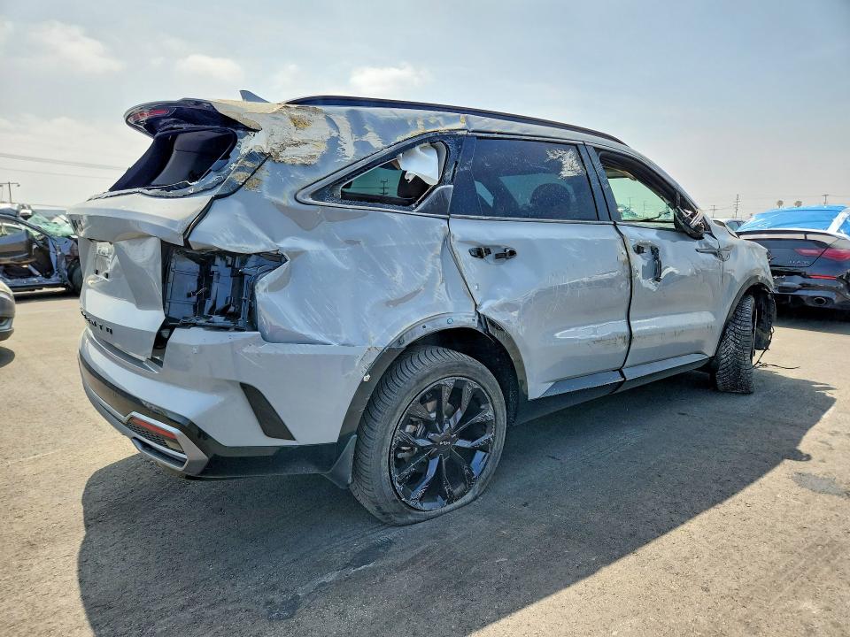 2022 Kia Sorento VIN 5XYRKDLF7NG097319 COPART salvage auction — ALL OVER, Sc - Salvage Title, sold $2,100 on 2026-07-13 (photo 3)