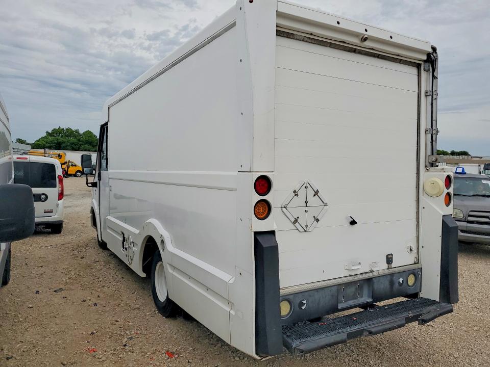 2015 Isuzu Reach VIN JALB4T171F7W00034 COPART salvage auction — MINOR DENT/SCRATCHES, Tx - Certificate Of Title, sold $1,600 on 2026-07-30 (photo 2)