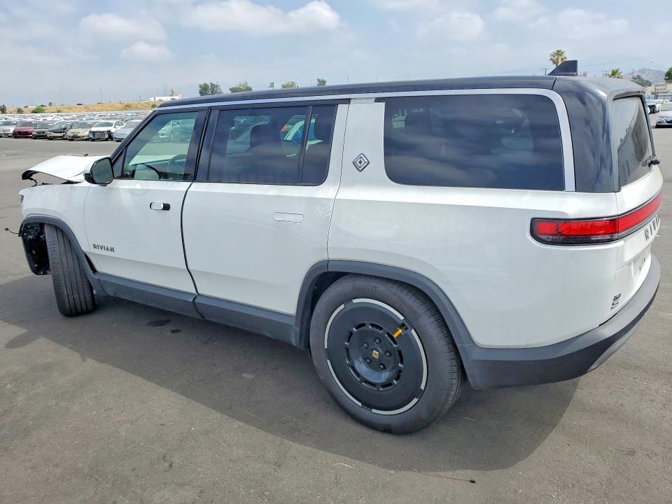 2025 Rivian R1s VIN 7PDSGBBA3SN053036 COPART salvage auction — ENGINE BURN, CA - SALVAGE CERTIFICATE, sold $12,300 on 2026-08-10 (photo 2)