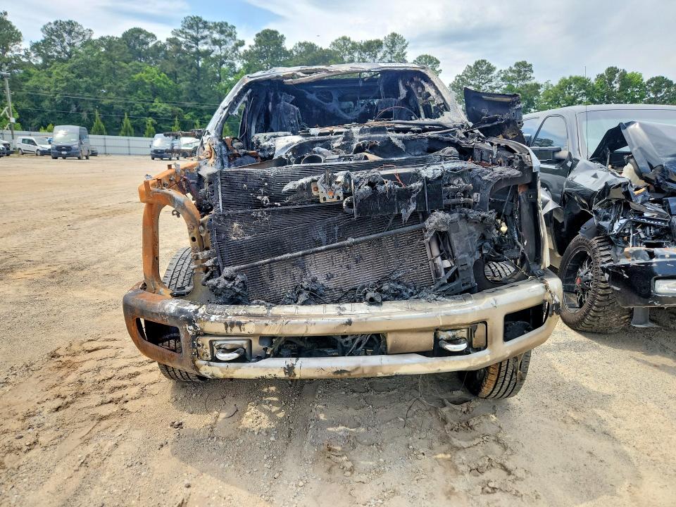 2017 Ford F-350 super duty VIN 1FT8W3BT7HEC36556 COPART salvage auction — ENGINE BURN, Sc - Cert Of Title-Salvage Non-Rem, sold $1,550 on 2026-07-20 (photo 5)