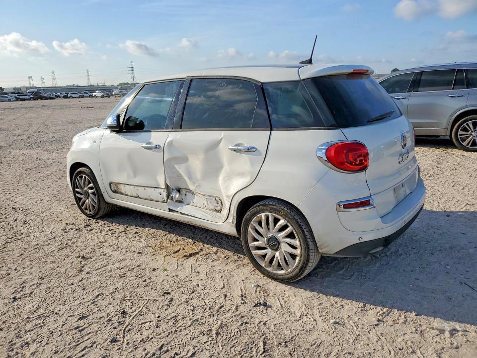 2019 Fiat 500 VIN ZFBNFACH2KZ042229 COPART salvage auction — SIDE, Tx - Salvage Vehicle Title, sold $400 on 2026-08-11 (photo 2)