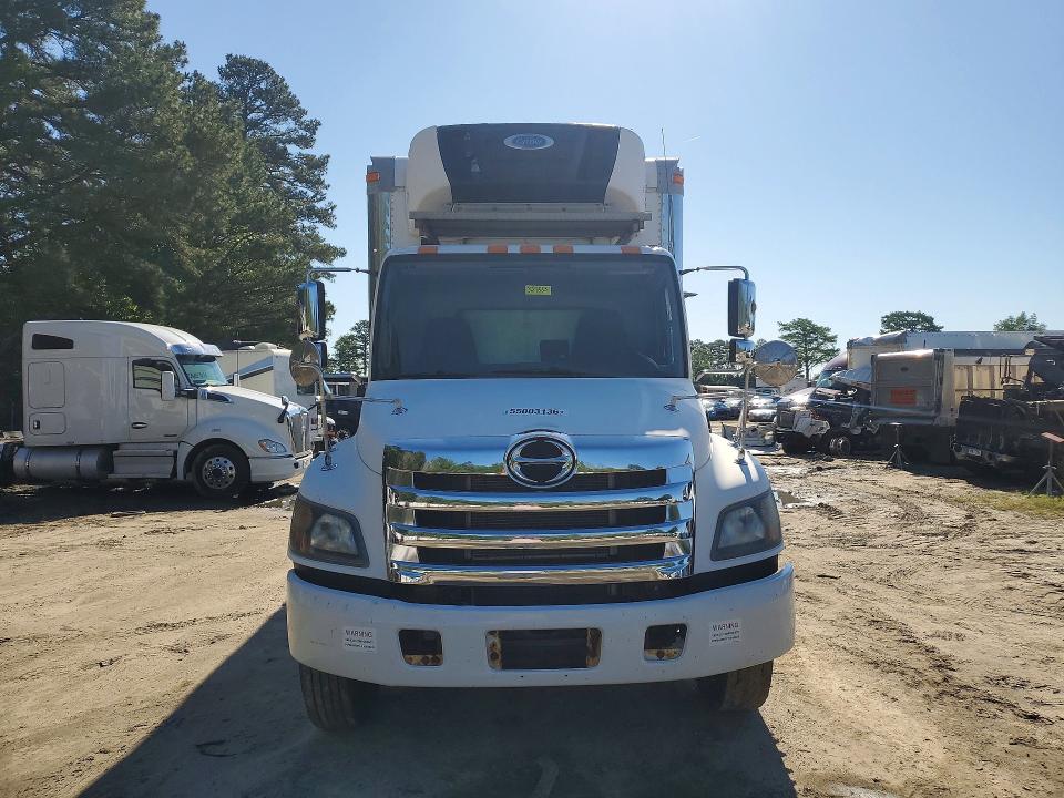 2017 Hino 258/268 VIN 5PVNJ8JM3H4S50730 COPART salvage auction — MINOR DENT/SCRATCHES, MA - CERTIFICATE OF TITLE (P), sold $13,500 on 2026-07-21 (photo 5)