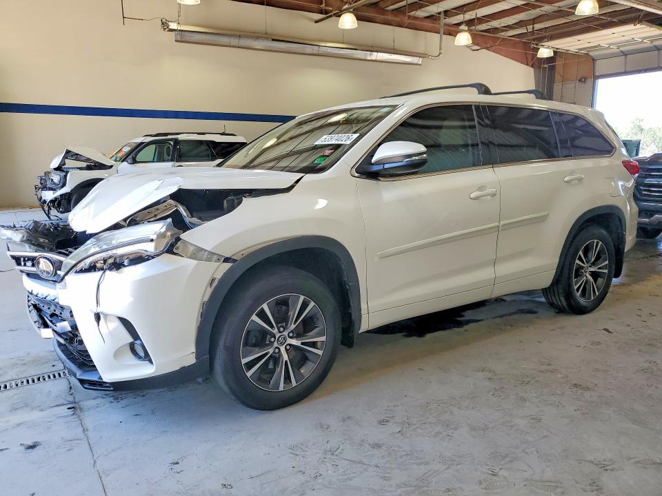 2017 Toyota Highlander VIN 5TDBZRFH0HS481375 COPART salvage auction — FRONT END, Va - Cert Of Title - Salvage, sold $6,000 on 2026-07-31 (photo 1)